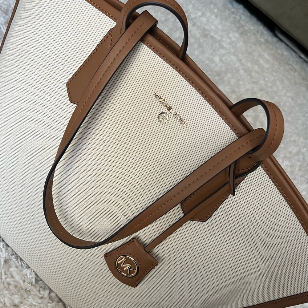 Gorgeous MK Authentic Canvas Spring Tote. Excellent condition/carried 5 times